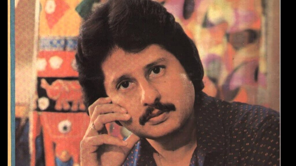 Niklo Na Benaqaab Lyrics Lyrics