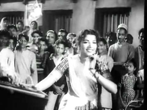 Gora Badan Mora Umariya Lyrics Lyrics