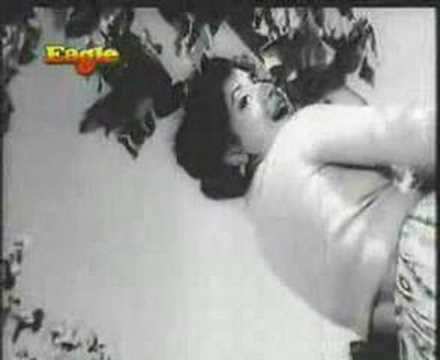 De Bhi Chuke Hum Nazrana Lyrics Lyrics