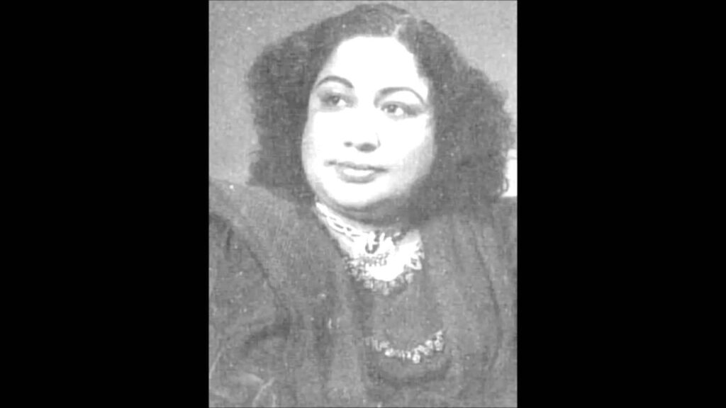 Chand Sa Nanha Lyrics Lyrics
