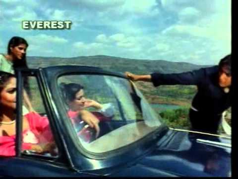 Main Awara Hoon (Title Track) Lyrics Lyrics