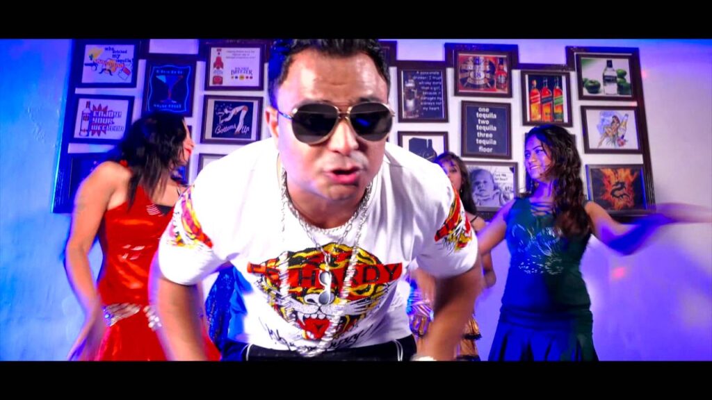 Kala Chashma (Title) Lyrics Lyrics
