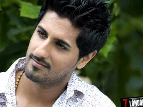 Hum Adhoray Lyrics Lyrics
