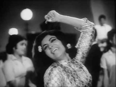 Nikolasa Mere Sang Jhum Le Zara Lyrics Lyrics