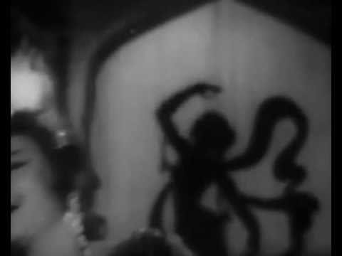Main Hoon Madam Bawri Lyrics Lyrics