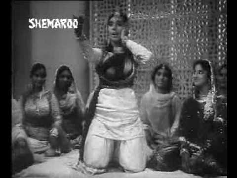 Hum Unko Dekhte Hain Lyrics Lyrics