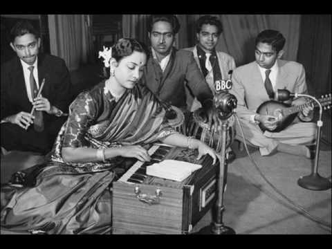 Aaj Raas Ka Rang Hai Lyrics Lyrics